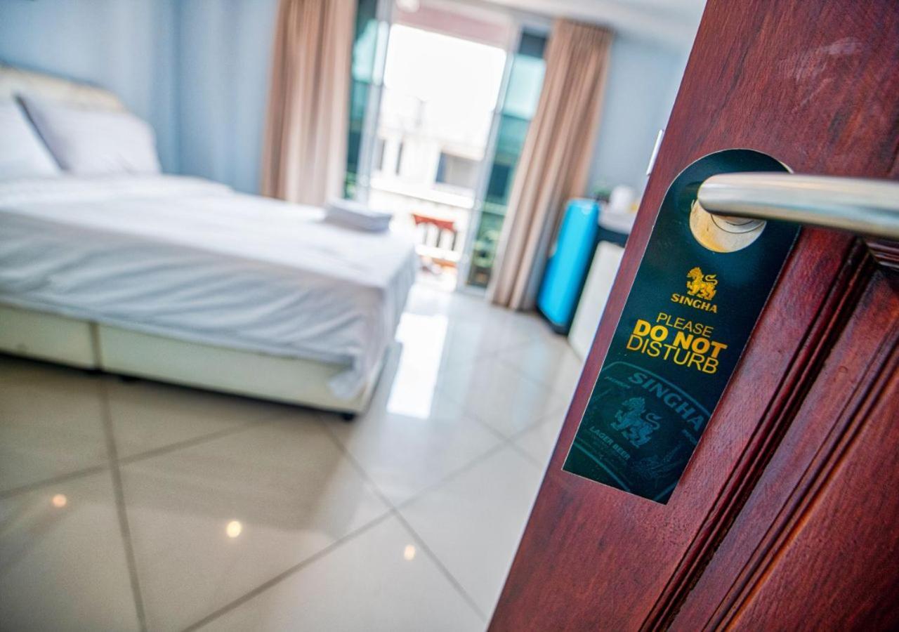 Akvavit Living Hotel Pantai Jomtien Luaran gambar